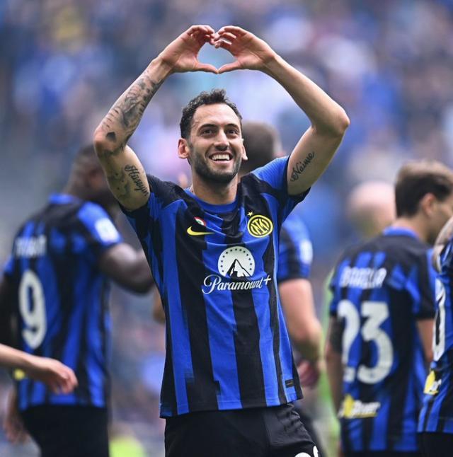 1714307881572003217.jpg 1714307875322.jpg